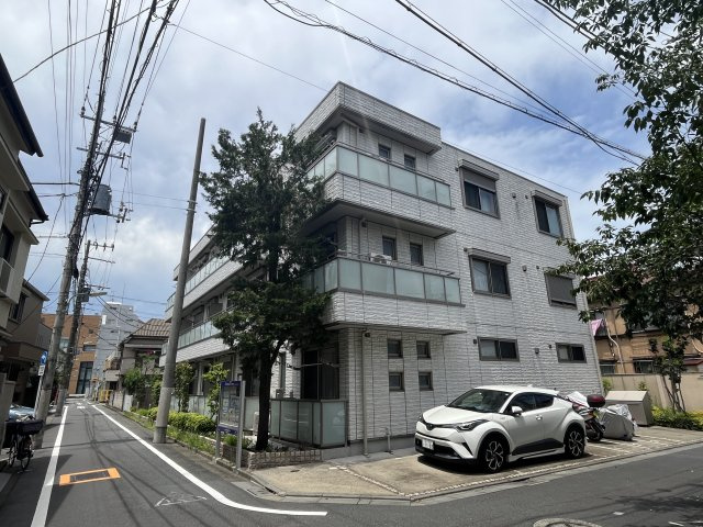 リラ フローラ駐車場