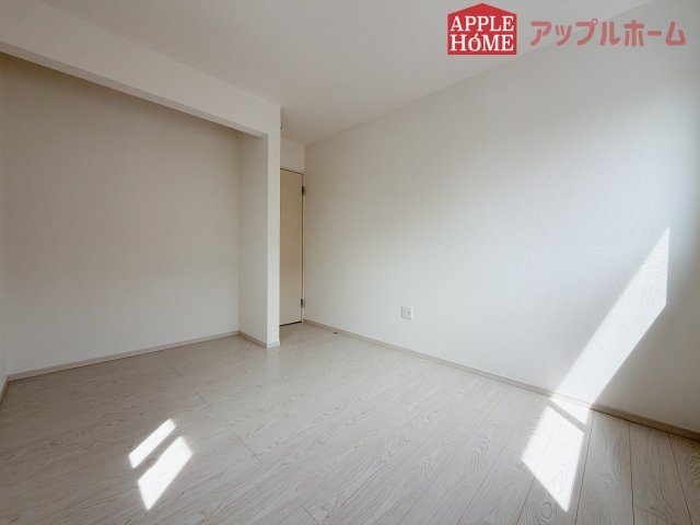 【新築住宅】坂戸市鶴舞 1期 全1棟の洋室|２階居室は全室収納スペースあり！たっぷりある収納活用でお部屋もキレイを保てます♪