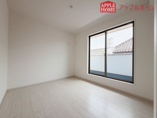 【新築住宅】坂戸市鶴舞 1期 全1棟の洋室|２階居室は全室収納スペースあり！たっぷりある収納活用でお部屋もキレイを保てます♪