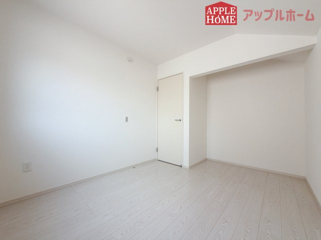 【新築住宅】坂戸市鶴舞 1期 全1棟の洋室|２階居室は全室収納スペースあり！たっぷりある収納活用でお部屋もキレイを保てます♪