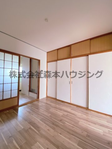 【洋室】 | 　ブルースカイハイツ新森 | ※同タイプ別室の写真となります。
　設備内容など相違がある場合あくまで現状優先となります。
