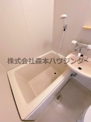 【浴室】 | 　ブルースカイハイツ新森 | ※同タイプ別室の写真となります。
　設備内容など相違がある場合あくまで現状優先となります。
