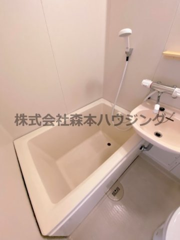 【浴室】 | 　ブルースカイハイツ新森 | ※同タイプ別室の写真となります。
　設備内容など相違がある場合あくまで現状優先となります。