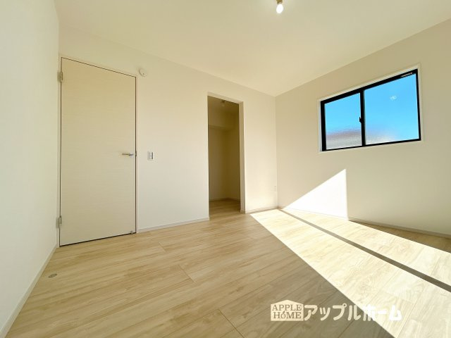 【新築住宅】比企郡嵐山町 15期の洋室|２階居室は全室収納あり！たっぷりある収納活用でお部屋もキレイを保てます♪