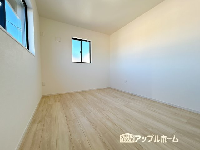 【新築住宅】比企郡嵐山町 15期の洋室|２階居室は全室収納あり！たっぷりある収納活用でお部屋もキレイを保てます♪