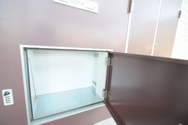 レオパレスラ　ストラーダのその他|宅配ボックス