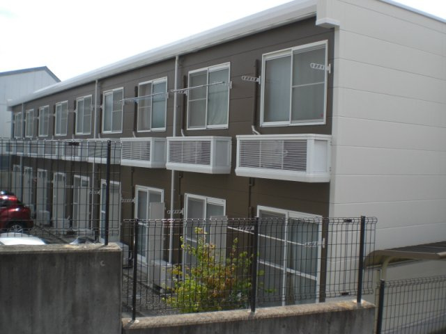 レオパレスラ　ストラーダ