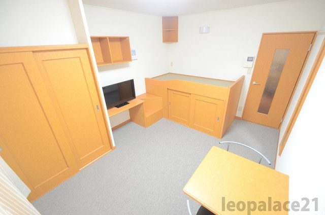 レオパレスマカービルシャナの居間・リビング|実際のお部屋と異なる場合がございます。