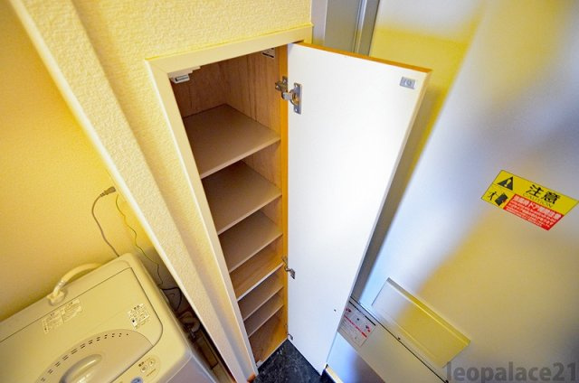 レオパレスルピナスの内装|靴箱