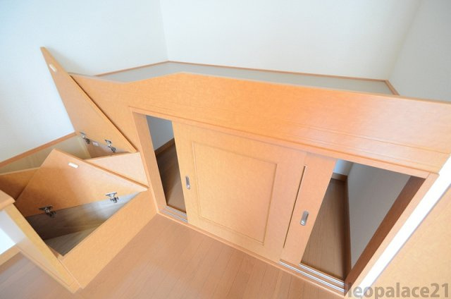 レオパレスルピナスの玄関