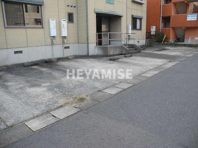 バリュージュ大我　A棟の駐車場