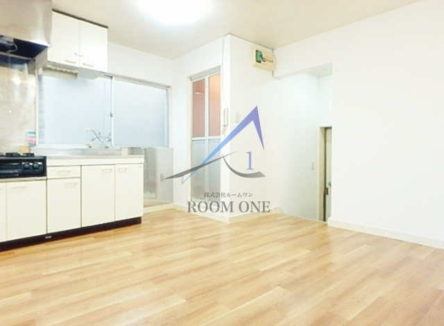 三澤ビルの居間・リビング|洋室のお部屋です。