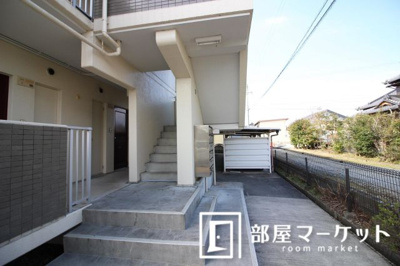 【エントランス】 | シェルブライト　三番館