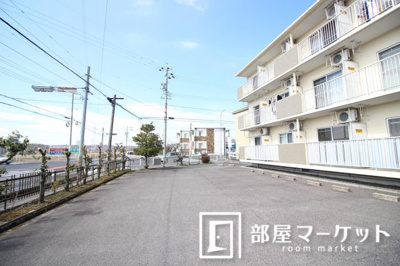 【駐車場】 | シェルブライト　三番館