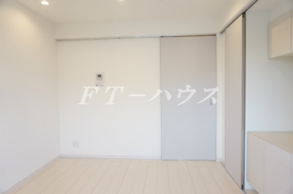 習志野市本大久保４丁目のアパートの居間・リビング