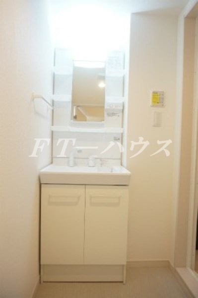 習志野市本大久保４丁目のアパートの洗面所