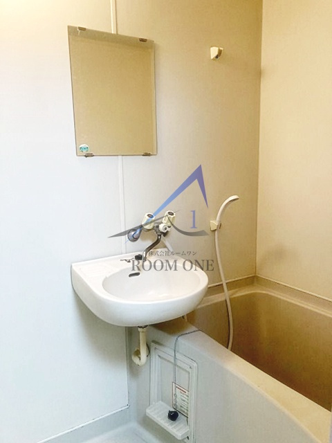 メゾンボヌールの洗面所|洗面台です。