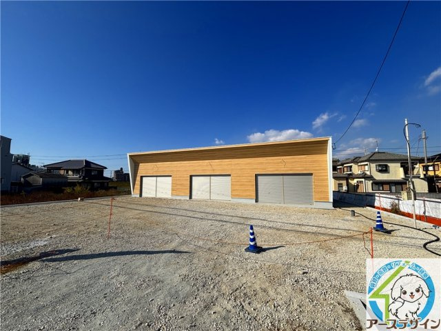 魚住町長坂寺平屋テナントの外観|※建築中写真