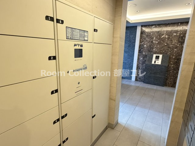 プレサンスジェネ千種内山Ⅱのロビー