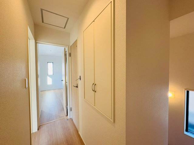 高知市介良乙9期4棟 2号棟の収納|廊下収納があるから日用品もすっきり。家中が片付きやすい動線