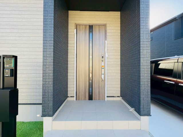 高知市介良乙9期4棟 2号棟の玄関