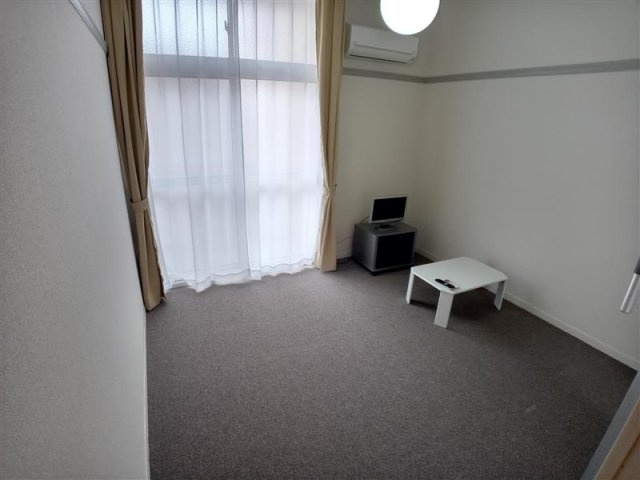 レオパレスドムス筑紫野の居間・リビング|ゆったり過ごせるリビングです