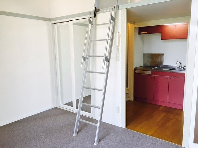 レオパレスドムス筑紫野の居間・リビング|家具家電無しのお部屋です。