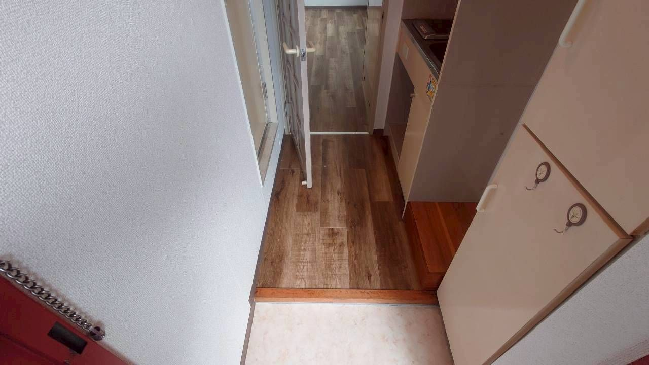 PLEAST都府楼前のエントランス|同建物別部屋 現況優先