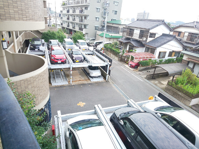サンシティ竜美ヶ丘Ⅱの駐車場