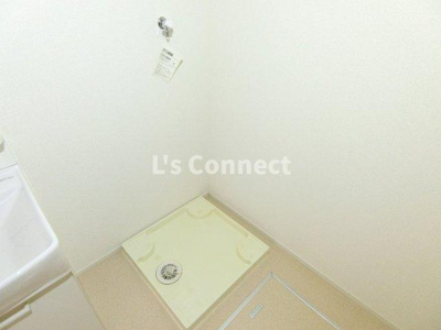 【設備】 | ピーフォー | 室内洗濯機置き場には排水パン付き。