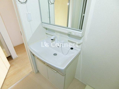 【洗面所】 | ピーフォー | 朝の支度もスムーズな独立洗面台。