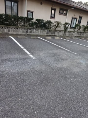 【駐車場】 | アン・プレーヌＢ | 駐車場があるので、車を買う予定の方も安心です