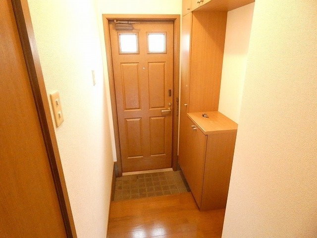 エレガンテ・Ｍ　Ⅰの玄関|きれいな玄関です