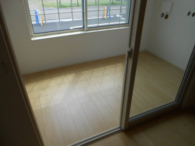 プレミアコート鹿嶋Ⅱの内装|明るい色調の室内です