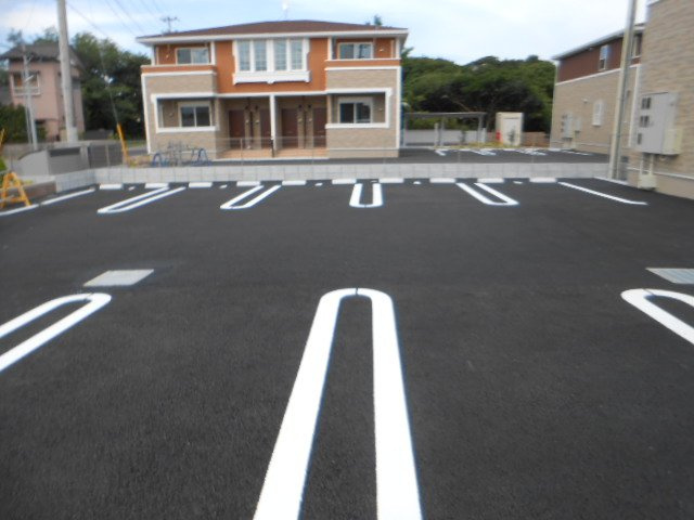 プレミアコート鹿嶋Ⅱの駐車場|駐車場に車を止められます