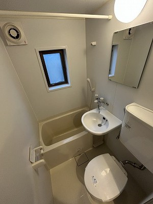 クオーターキャビンの浴室