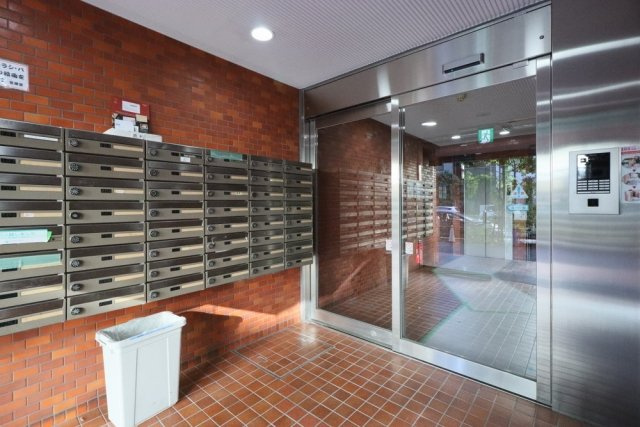 第３２宮庭マンションのエントランス