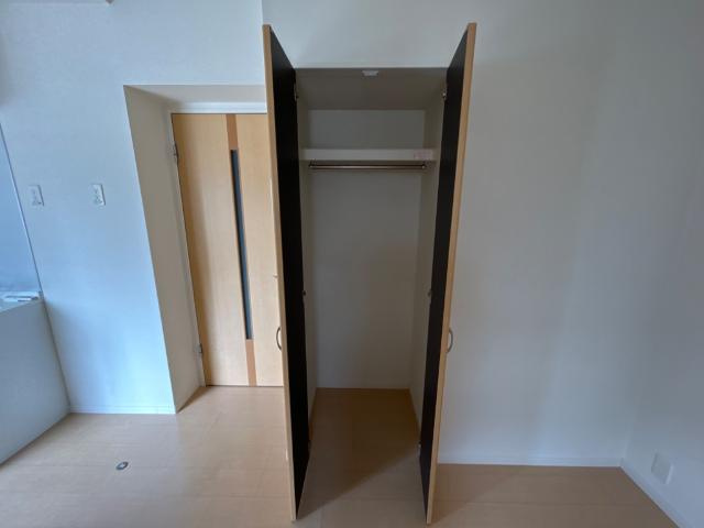 アンビシャス千葉城前の収納|洋室収納