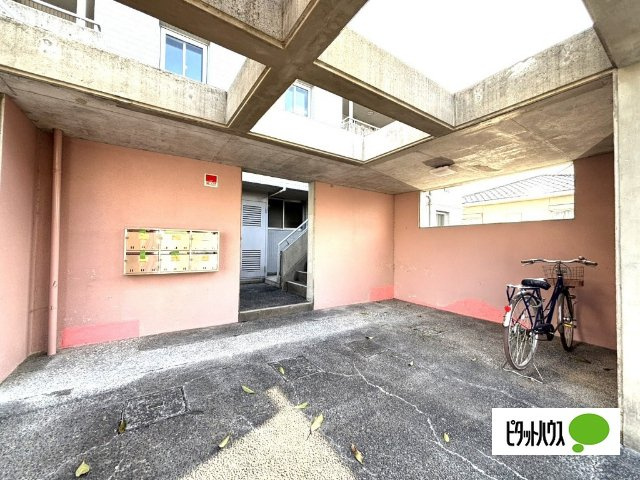 ＫＧ　Apartmentsのエントランス