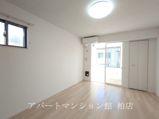 キーファー・リーフの居間・リビング