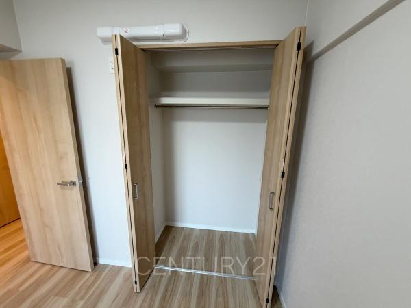 ホーユウパレス高崎並榎の収納|ハンガーパイプ付きクローゼットです。