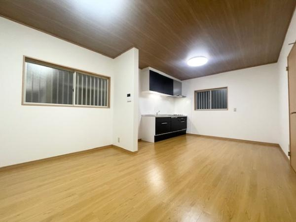 【居間・リビング】 | 守口市南寺方東通4丁目　中古戸建