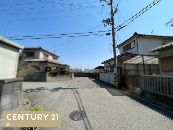 和歌山市土入　中古戸建の前面道路含む現地写真