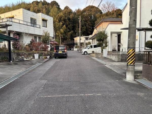 岡崎市細川町扇田・中古戸建の前面道路含む現地写真|前面道路です。