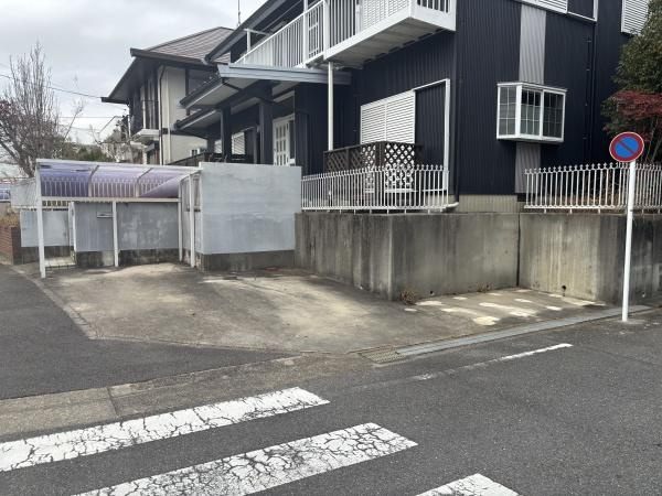 岡崎市上地4丁目・中古戸建の駐車場|３台駐車できます