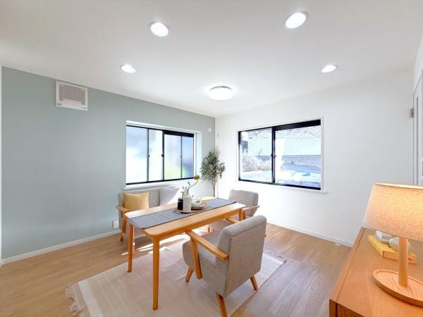 横浜市港北区篠原町の中古一戸建の居間・リビング