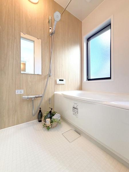 横浜市港北区篠原町の中古一戸建の浴室