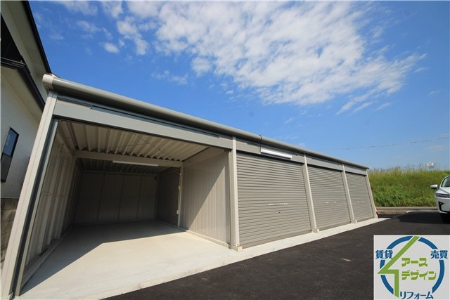 アースガレージ住吉の外観