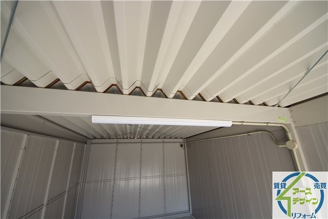 アースガレージ住吉の内装