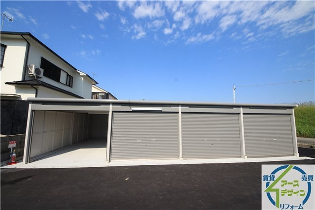 アースガレージ住吉の外観